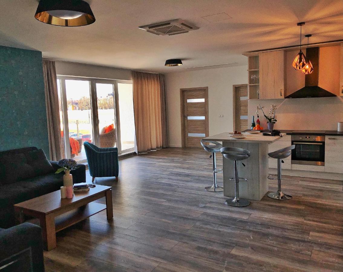 سولنوك Moment Apartments المظهر الخارجي الصورة