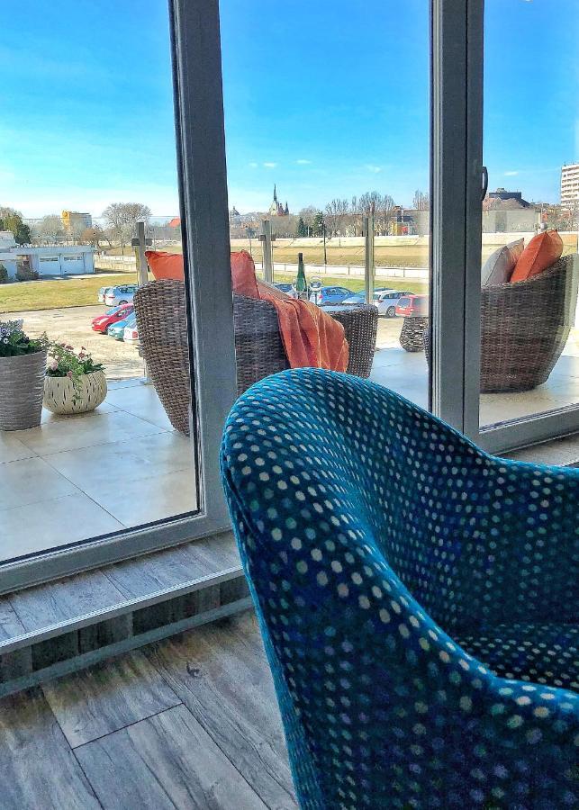 سولنوك Moment Apartments المظهر الخارجي الصورة