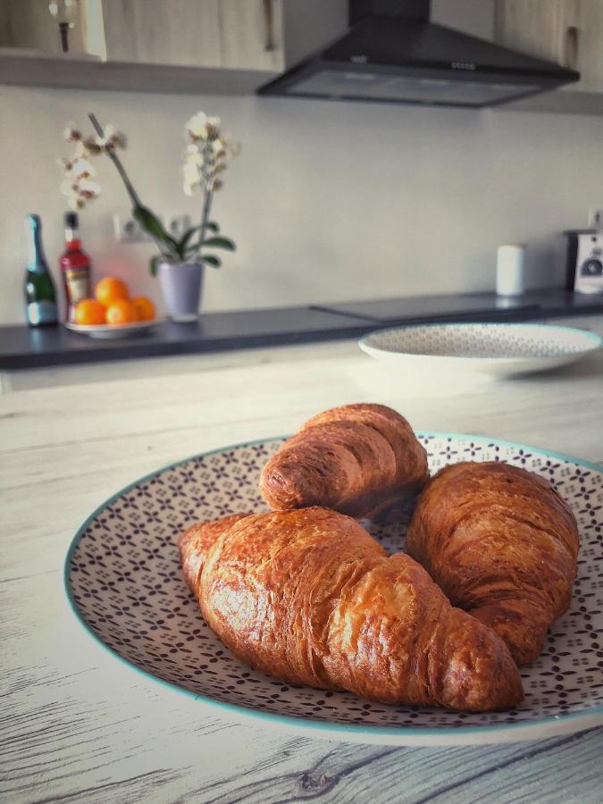 سولنوك Moment Apartments المظهر الخارجي الصورة