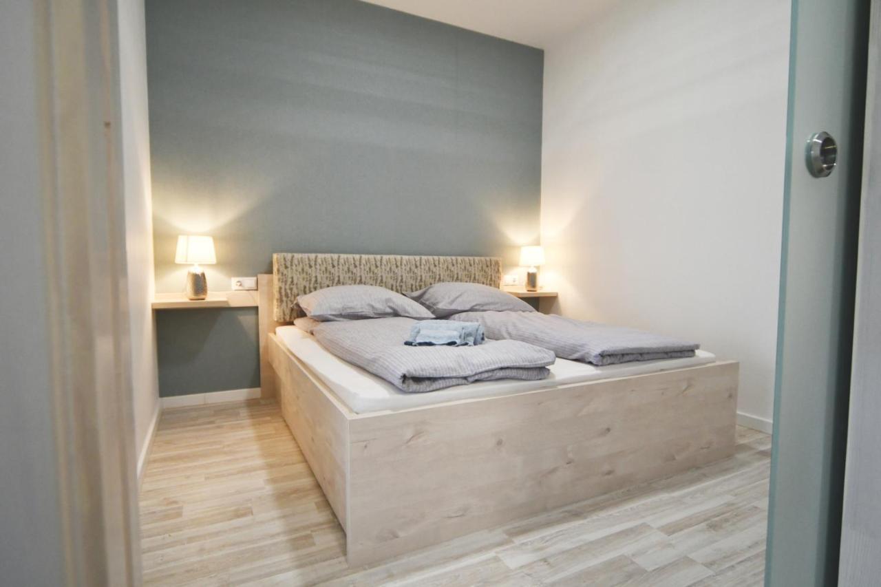 سولنوك Moment Apartments المظهر الخارجي الصورة