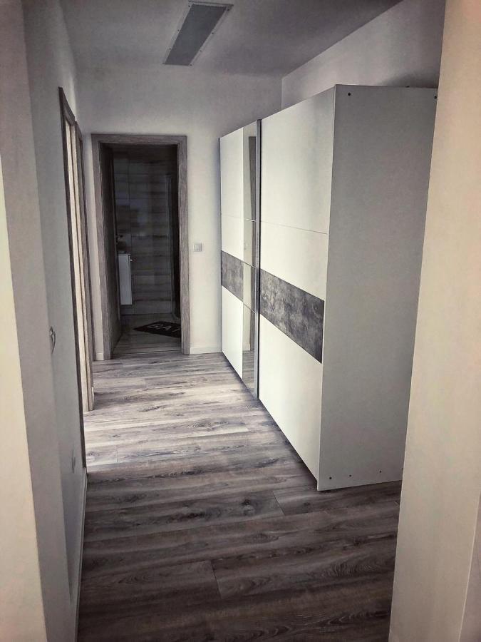 سولنوك Moment Apartments المظهر الخارجي الصورة