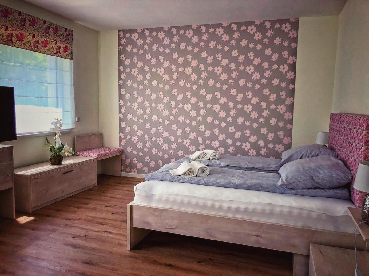 سولنوك Moment Apartments المظهر الخارجي الصورة