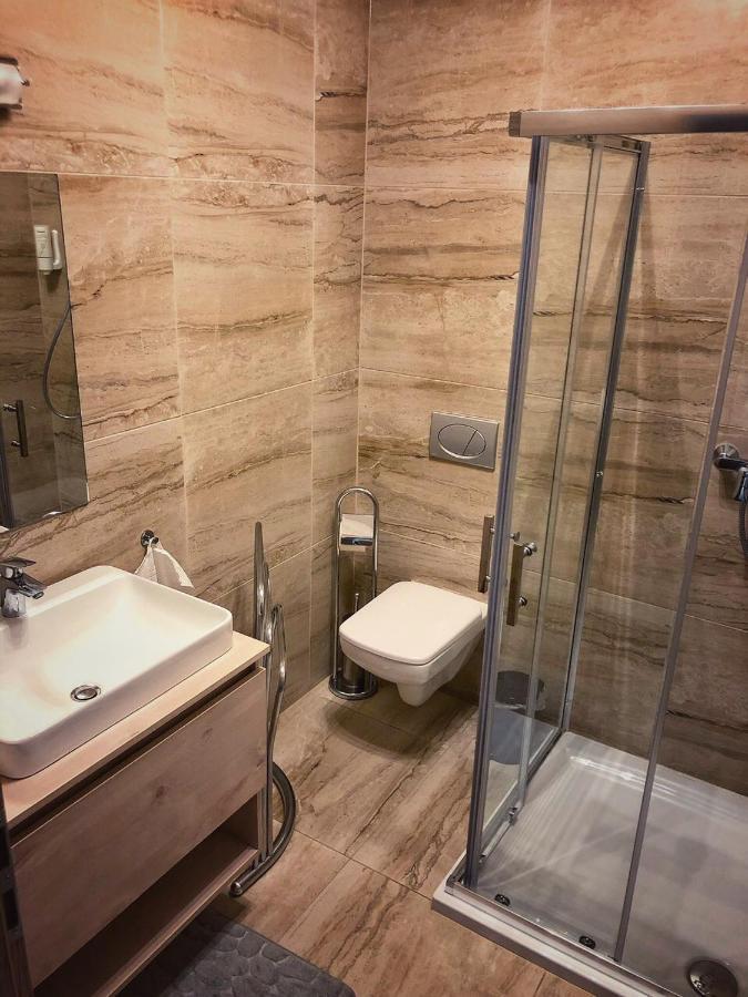 سولنوك Moment Apartments المظهر الخارجي الصورة
