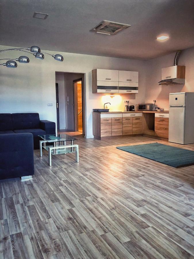 سولنوك Moment Apartments المظهر الخارجي الصورة