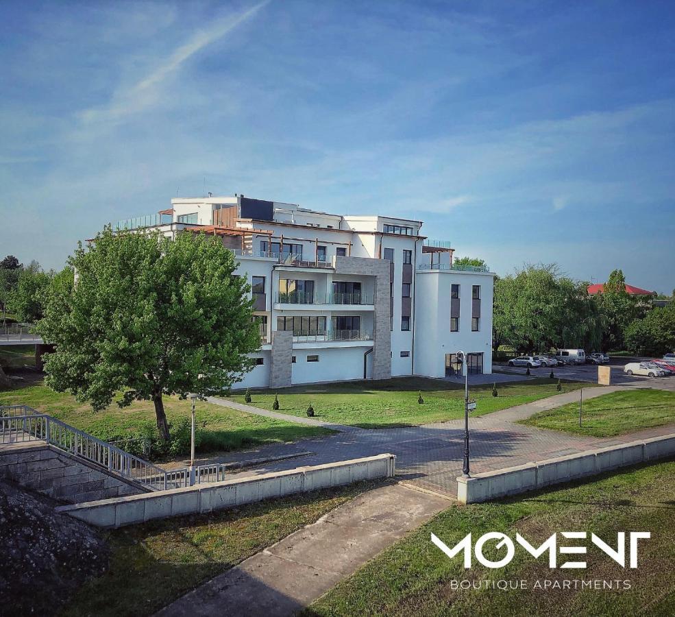 سولنوك Moment Apartments المظهر الخارجي الصورة